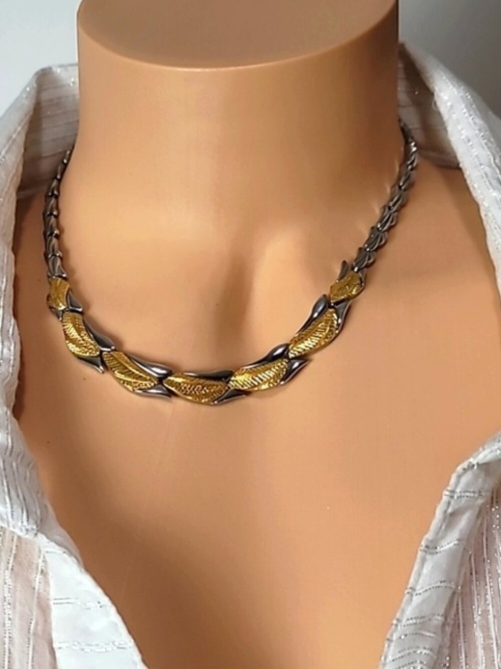 Vintage Two-Tone Stainless Steel 16" Leaf Link Collar Choker Necklace - Excellen - Picture 3 of 16